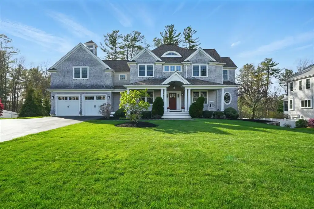 Refined Living with Comfort and Style in Mind
