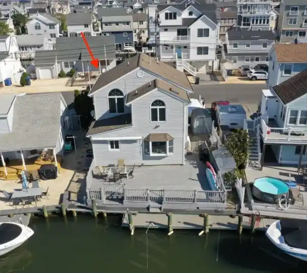 WATERFRONT LIVING ON CHADWICK'S LAGOON