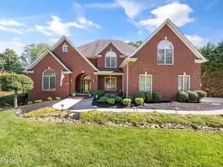 Refined and Spacious Living in West Knoxville