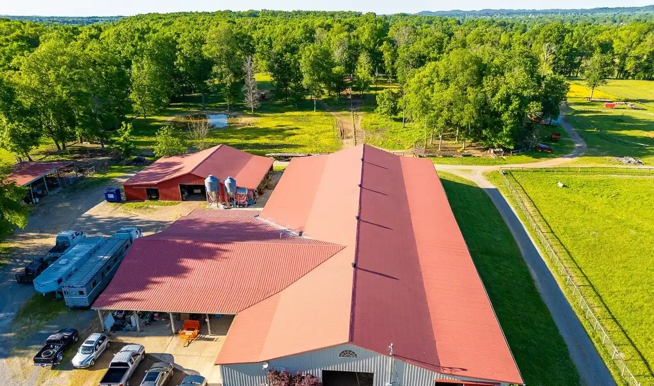 Versatile Equestrian Property - Country Life Close to Town