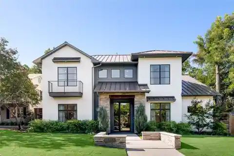 Exquisite Custom Residence with Lush, Modern Landscaping