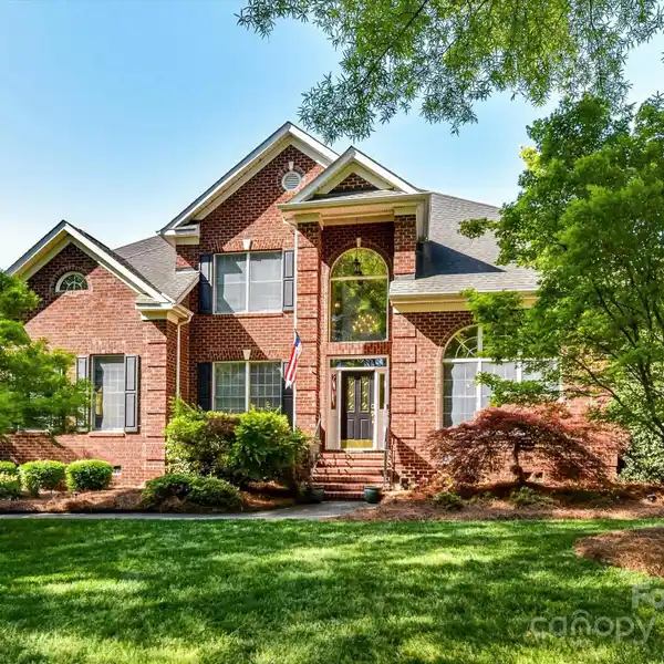 BEAUTIFUL FULL-BRICK HOME IN CHADWYCK FARMS