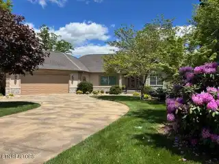 Spectacular Golf Front Home
