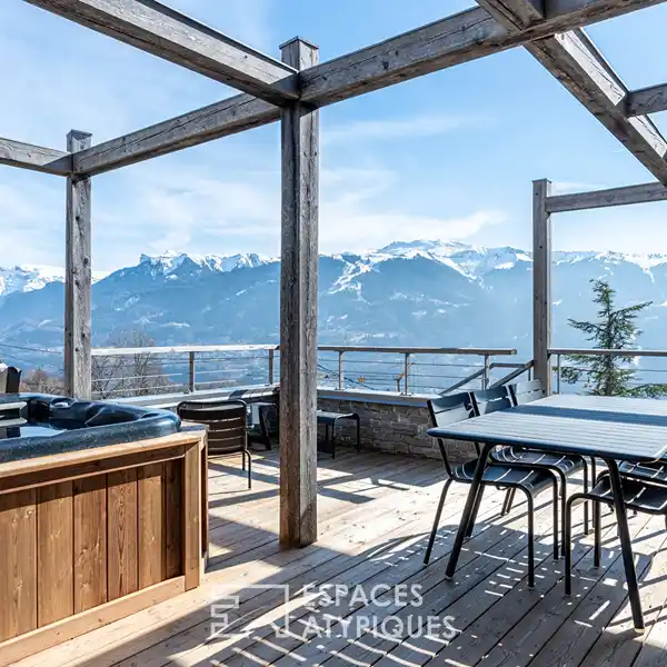 EXCEPTIONAL DUPLEX WITH A BREATHTAKING VIEW