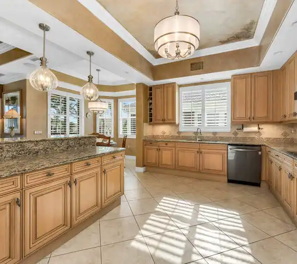 LUXURIOUS PENTHOUSE SUITE WITH PRIVATE ELEVATOR