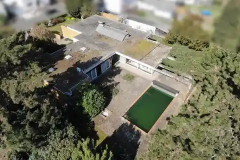 Rare Bungalow