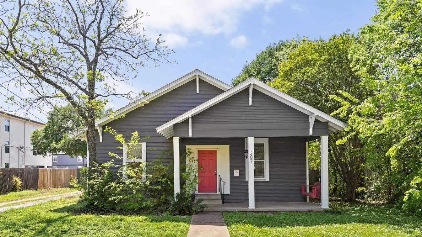 Stunning Property in the Sought-after Hyde Park Historic District