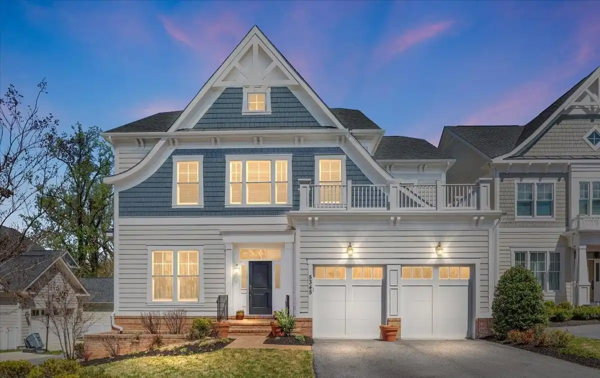 Designer Luxury Living on Landscaped Corner Lot