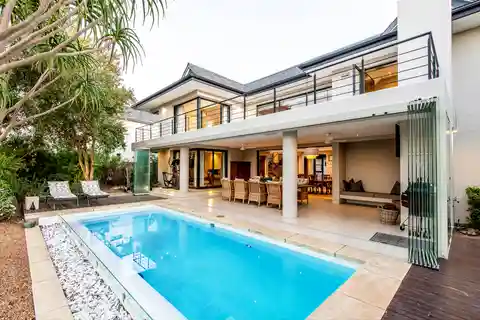 Contemporary Luxury Living in Pearl Valley Golf Estate