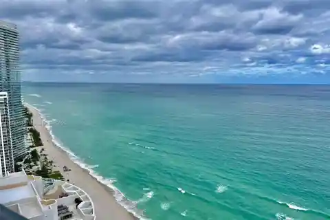 A Masterpiece of Oceanfront Luxury Living