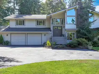 Luxury Living in Coveted Seaview