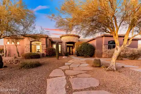 Gorgeous Home in Dos Lagos at Dove Mountain