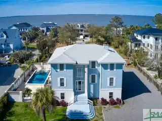 Exquisite Contemporary Beach House