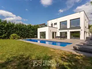 Contemporary Luxury Home in a Green Setting