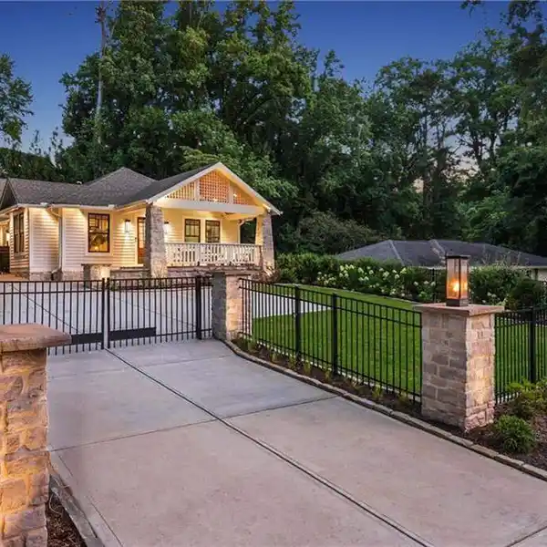ELEGANT RENOVATION MEETS ULTIMATE COMFORT