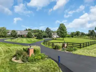 Elegant Country Living Near Silver Lake