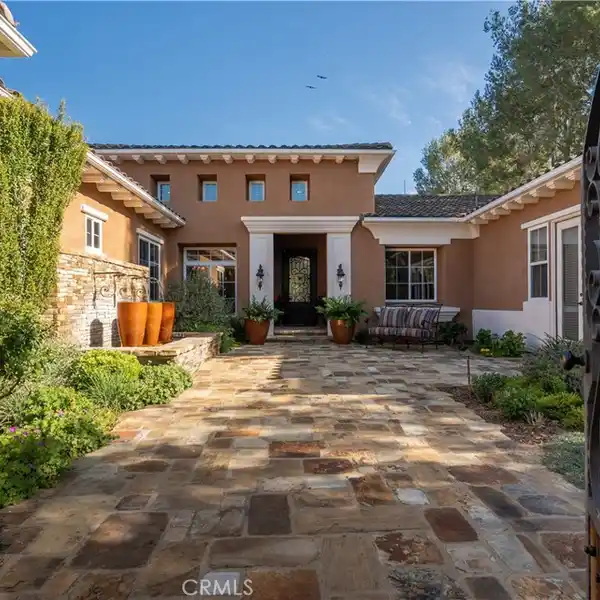 SINGLE-STORY ESTATE IN PRESTIGIOUS PORTOFIRO