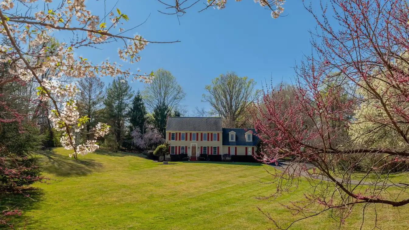 Classic Colonial in Great Falls Meadows