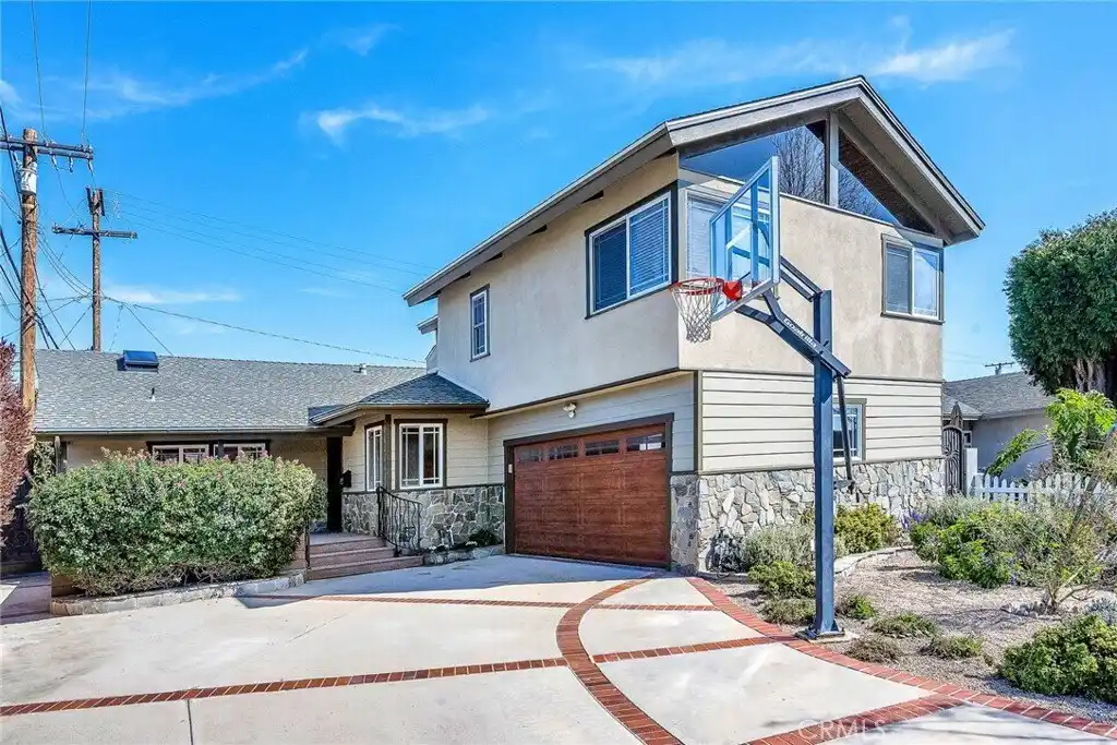 Exceptional Five Bedroom Home in South Torrance