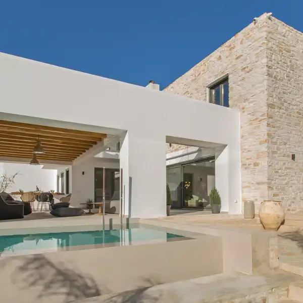 LUXURY VILLA FOR RENT IN PISO LIVADI