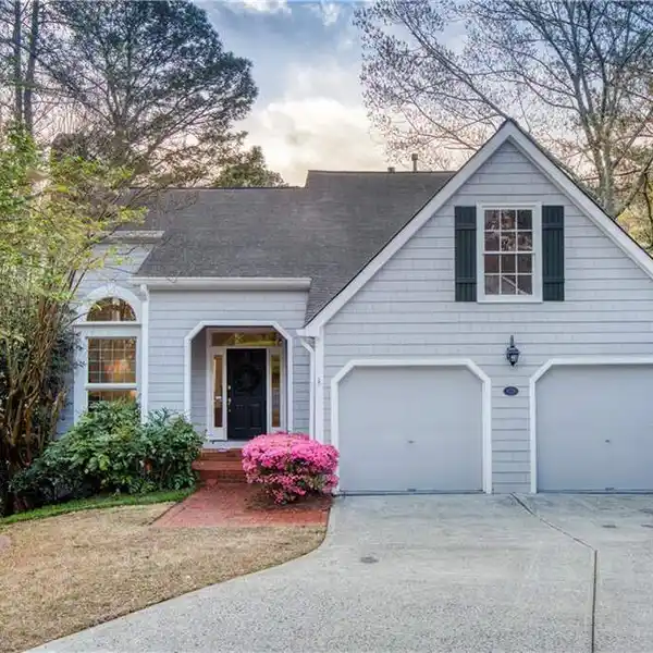 PEACEFUL WATERFRONT LIVING IN THE SPINNAKERS OF WINDWARD