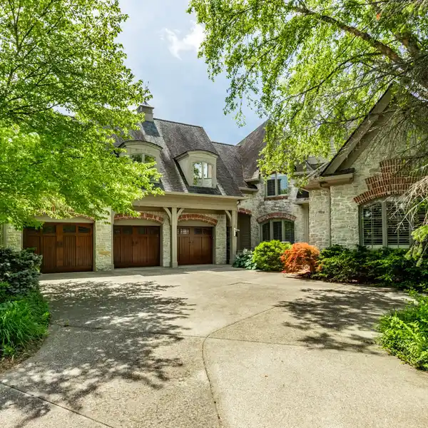 SERENE SANCTUARY IN OXBOW ESTATES
