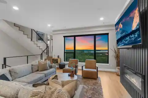 Modern Townhome with Rooftop Patio