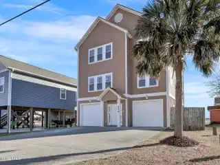Immaculate Sound-front Home on Mainland Surf City
