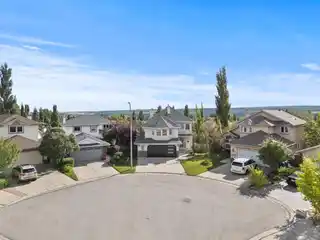 Designer Renovation in Quiet Cul-de-sac