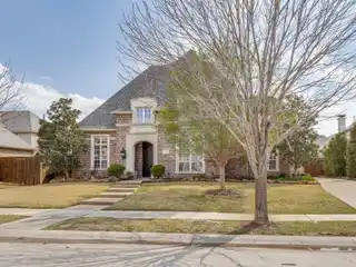 Exceptional Home in Prestigious Castle Hills