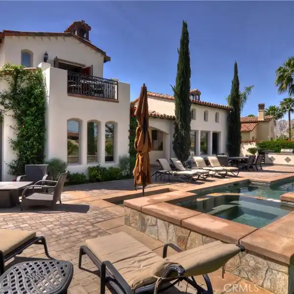 STUNNING LAKEFRONT ESTATE ON THE GREG NORMAN COURSE