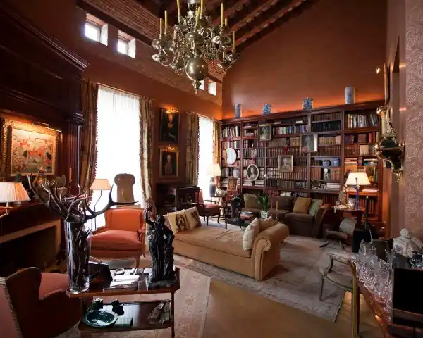 UNIQUE PROPERTY IN THE HISTORIC CENTER OF VALENCIA