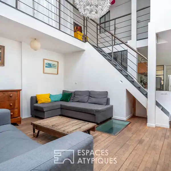ELEGANT LOFT-STYLE HOUSE