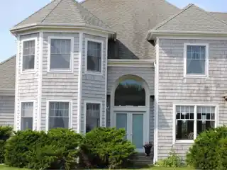 Immaculate Light-filled Rental Home