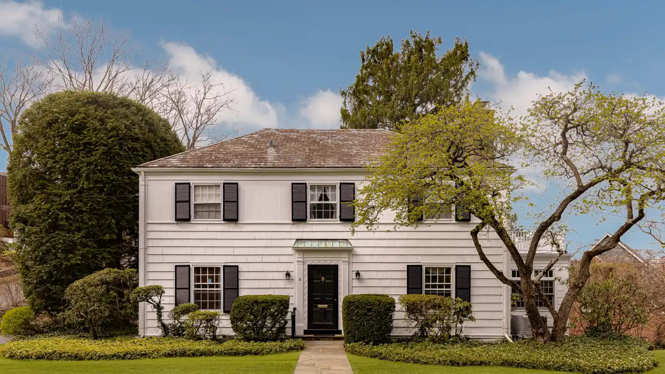 Colonial Brimming with Character