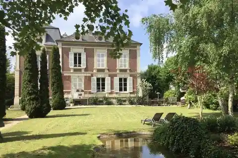 Historic Manor and Cottage in Picturesque Hauts-De-France Village