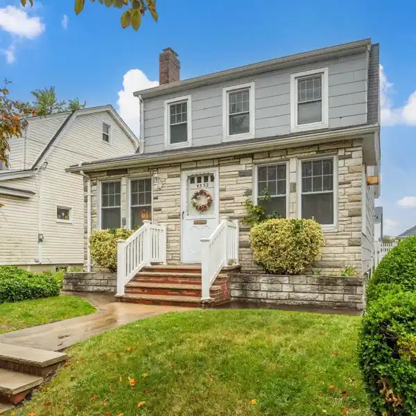 INVITING COLONIAL WITH LASTING CHARACTER