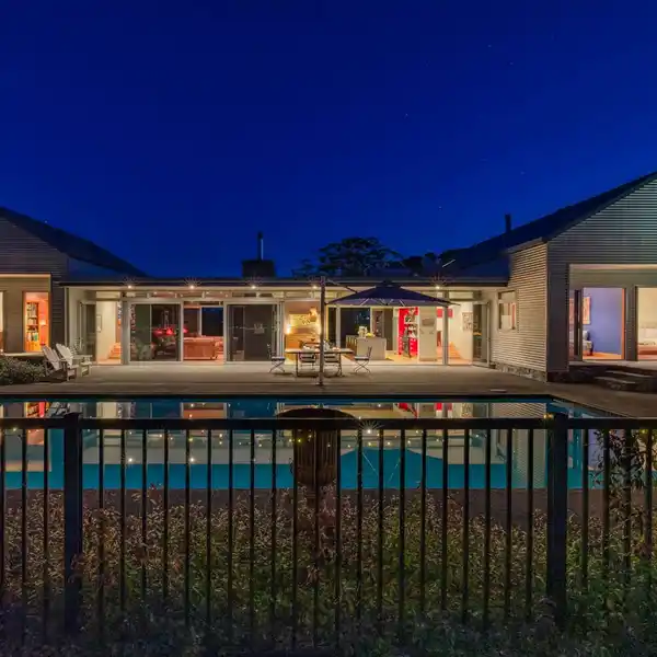 MAGNIFICENT PROPERTY OFFERING A RELAXED LIFESTYLE