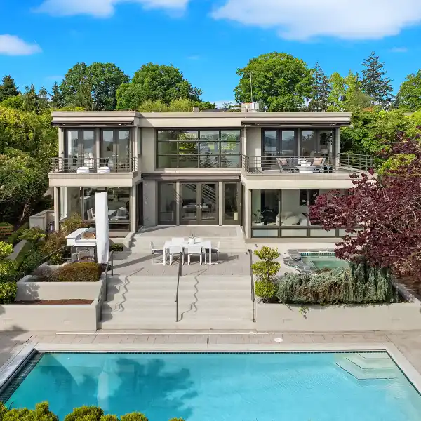 ONE-OF-A-KIND RESIDENCE DESIGNED TO INSPIRE AND IMPRESS