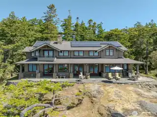 Distinction and Privacy with Breathtaking Views