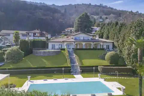 Classic Villa with Modern Tech