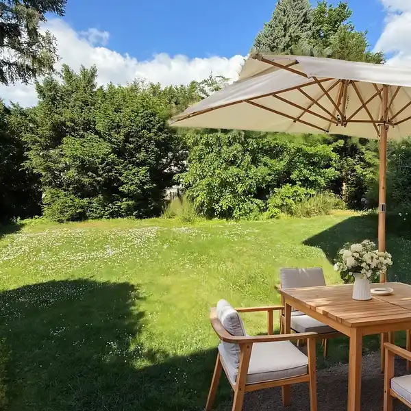 CHARMING DETACHED HOUSE WITH LARGE GARDEN