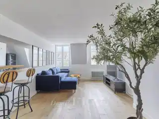 Charming Completely Renovated Apartment