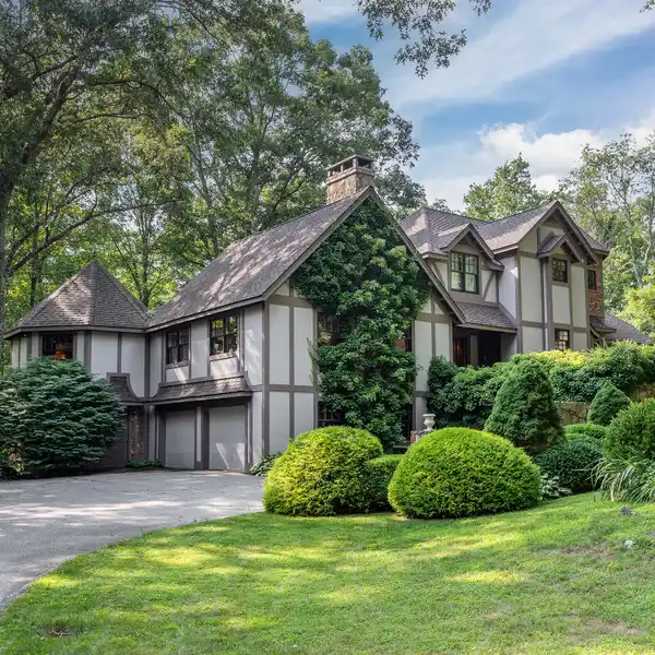 BEAUTIFUL STONE HOUSE IN ROXBURY