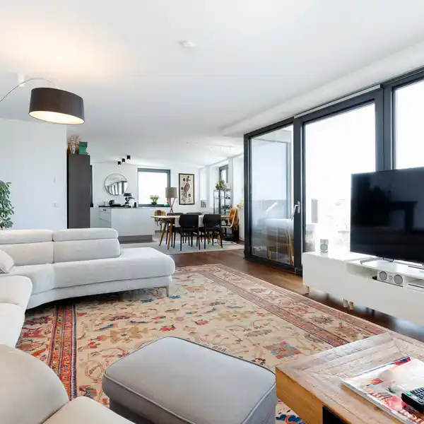 EXCLUSIVE HIGH-END APARTMENT IN AXIS