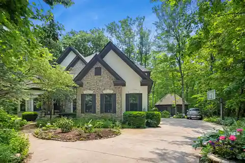 One-owner Home in Prestigious Whitethorne Woods