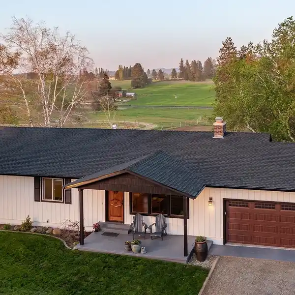 LUXURY COUNTRY LIVING