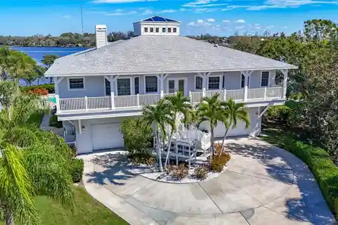 Elegant Master Suite with Spa-Style Bath Retreat
