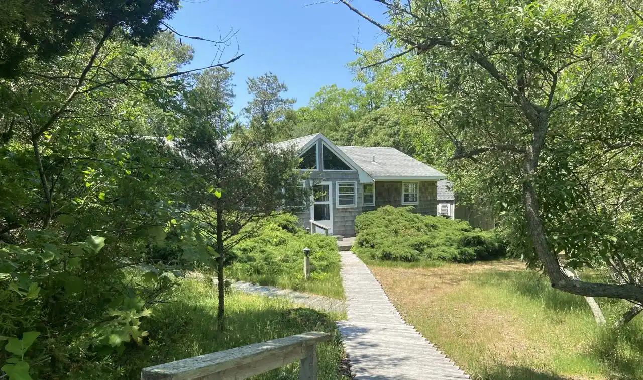 Charming Three Bedroom Cottage for Rent