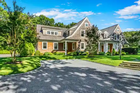 Beautiful Seven Bedroom Rental on a Landscaped Acre